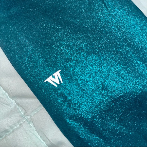 EUC Women’s IVL Green Shimmer Leggings Size 4 - Picture 5 of 5